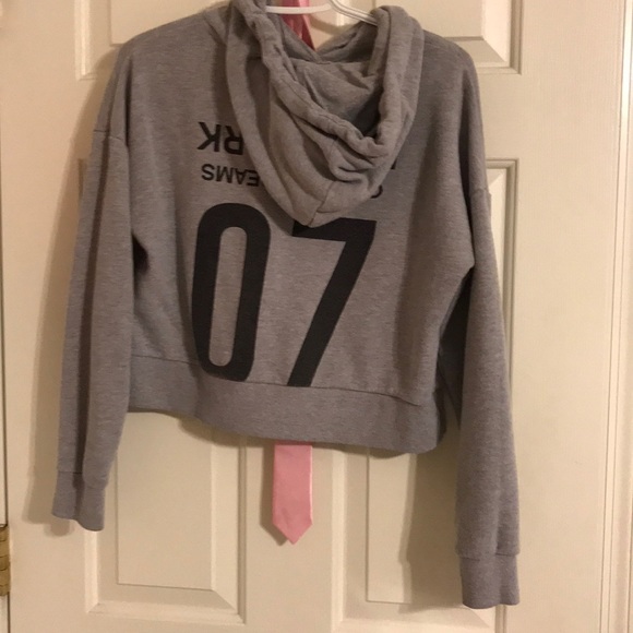 Crop hoodie - Picture 2 of 3